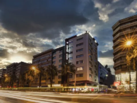 Kozan City Hotel โรงแรมในอิซมีร์