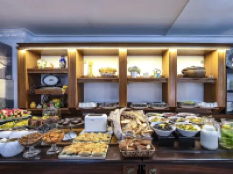 Kozan City Hotel โรงแรมในอิซมีร์