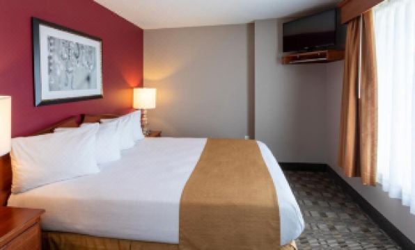 GrandStay Hotel & Suites Ames
