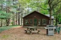 Quaint Cabin Near Douglas Beach