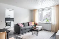 Bright 1BR Apartment next to the Beach Hotels in Lahti