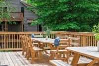 Bluejay Getaway by Avantstay Walk to Lake 7bdr, Hot Tub, Pool Table