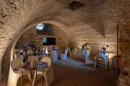 Massimago Wine Tower