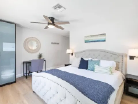 Cozy Home at Lighthouse Point With Pool Hotels in Lighthouse Point