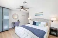 Cozy Home at Lighthouse Point With Pool Hotels in Lighthouse Point