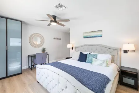 Cozy Home at Lighthouse Point With Pool