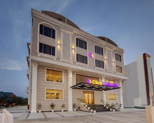 Click Collection Grand Gateway Varanasi Hotels near Ramnagar Fort