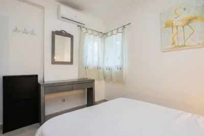 Nice Terrace and Pool Alvor Flat