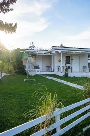 lilium rooms Отели рядом с достопримечательностью «Çeşme altinkum»