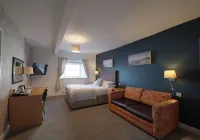 The Lord Nelson Hotel Hotel di Llanstadwell