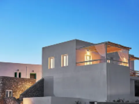 Nirome Luxury Suites โรงแรมในมิลอส