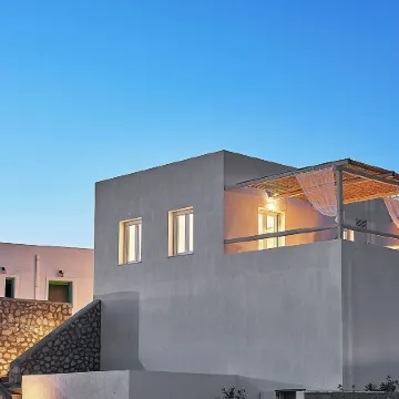 Nirome Luxury Suites