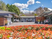 Cotswold Gardens Hotels in Armidale