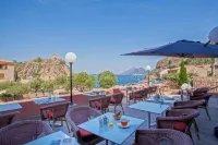 Hotel Kalliste Hotels in Ота