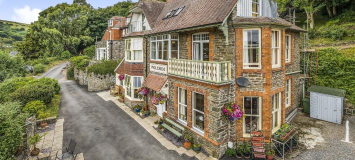 Ingleside Hotels in North Devon District