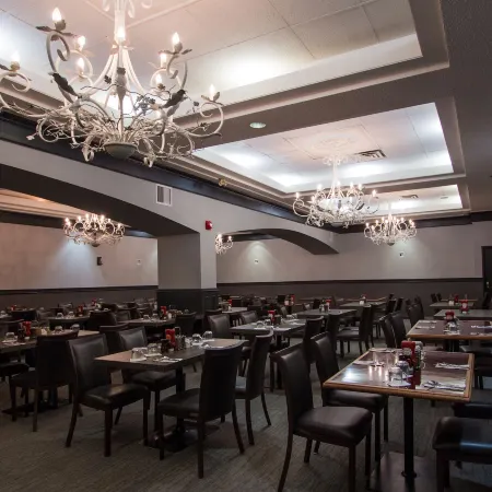 Elk + Avenue Hotel