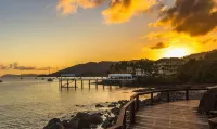 Marina Views at Airlie 10H Hotels in Jubilee Pocket