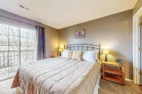 Convenient main-level condo with washer/dryer, central AC - close to attractions