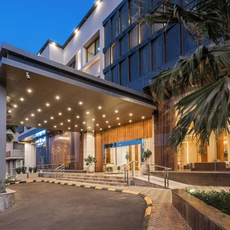 Voyage Hotel & Suites