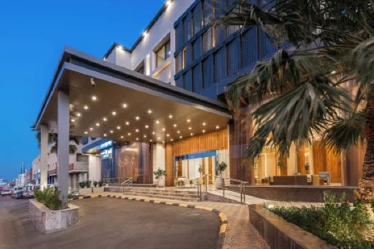 Voyage Hotel & Suites