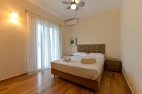 Avia Blue Maisonette - Steps From the Sea Hotels in Ditiki Mani