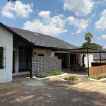 โคซี่ เคบิน เกสต์ ลอดจ์ โรงแรมใน