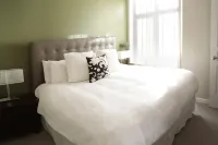 Luxury 2BR Condo in ONLY Waterfront Location Downtown-Steps to Pike Place Market Hotels in Pike Market District