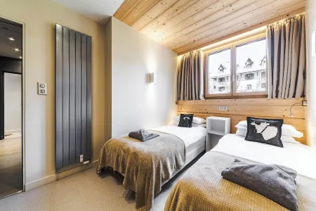 Modern, spacious apartment in the centre of Morzine near the ski lifts.