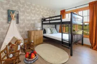 Galena Getaway: Sauna, Hot Tub, Fire Pit, and Arcade Fun Awaits!