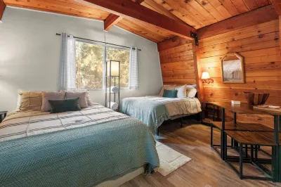 Cabin .3mi away from Snow Summit Ski Resort