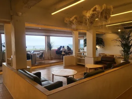 Gongzone Stay Отели рядом с достопримечательностью «Dangcheomuldonggul Cave»