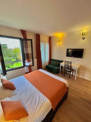 Thoiry Étoile Lodge Hotels in Houdan