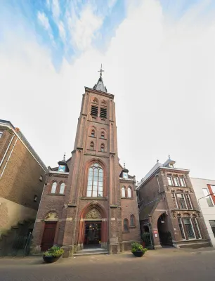 Boutiquehotel the Church Hotel dekat Outlet Duiven