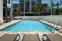 Hampton Inn Delray Beach - Rooftop Pools