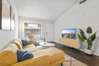 Prime Soco Chic 2BR King Suite w Pool Parking - Apartments