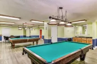 Beautiful Beach Front 2BR, 2BA, 3rd Floor Unit with lots of amenities