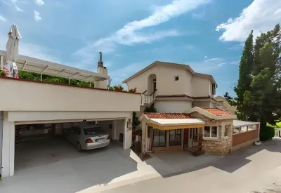 Apartments Harmonija Hotels in 