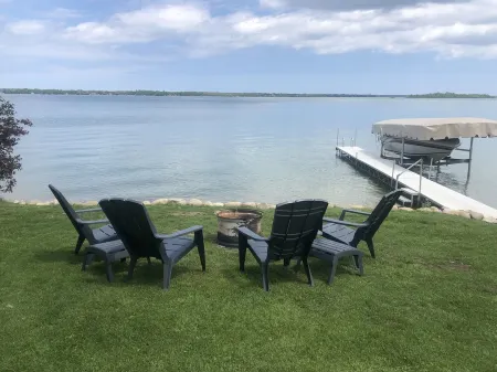 Relaxing home with all the amenities for your family vacation.