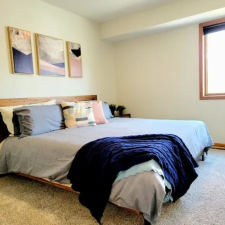 Clean, Comfy, digs close to all the attractions