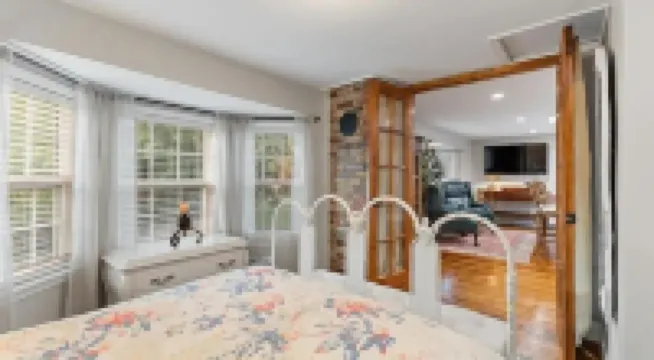 Your home away from home in downtown, historic Farmington!