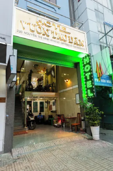 VUON TAO DAN HOTEL (CITY CENTER NEAR BEN THANH MARKET) Отели рядом с достопримечательностью «Музей жертв войны»