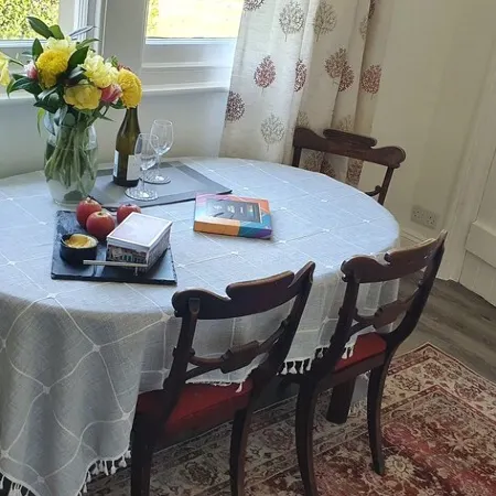 Hinton Lodge - Quaint Victorian four star cottage in a quiet rural location.