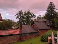 Luxury Sleeps 6! Voted CNN Best Town Outdoors, Wine and Cider, College-Town Hip.