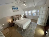 Gosnold Manor 300 Yards To Veterans Park Beach, recently updated home.