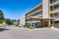 Downtown Condo - Walk to Parks, Restaurants, Nightlife, and work. Hotels near Idaho State Capitol