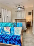 Paradise Inn Placencia - Turtle Suite on the beach