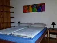 Spacious country house, idyllic garden, gorgeous ocean view, quiet yet central