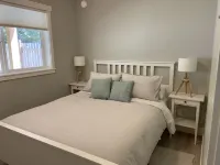 Roberts Creek Cottage. Close to village, beach, hiking and biking trails.