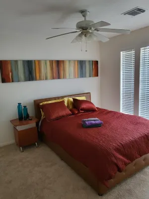 3-bedroom vacation home 13 minutes from Willowbrook Mall Hotels near Shaw's R & R Jewelry and Loan