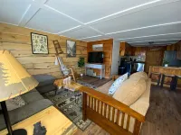 Charming 2BR in the Heart of the Adirondacks in Indian Lake NY.